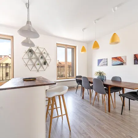 Apartmán Spacious 2-level Penthouse In *