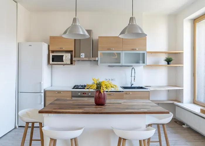 Spacious 2-level Penthouse In Διαμέρισμα