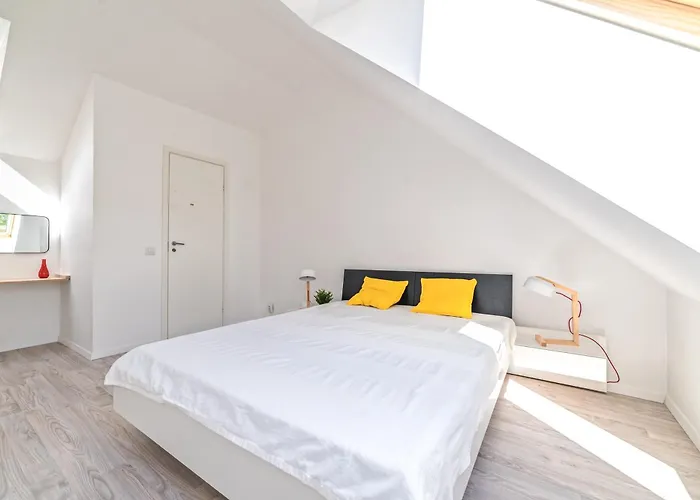 Spacious 2-level Penthouse In Διαμέρισμα