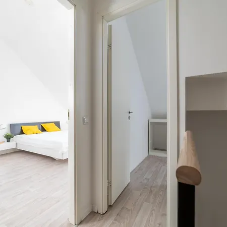 شقة Spacious 2-level Penthouse In *